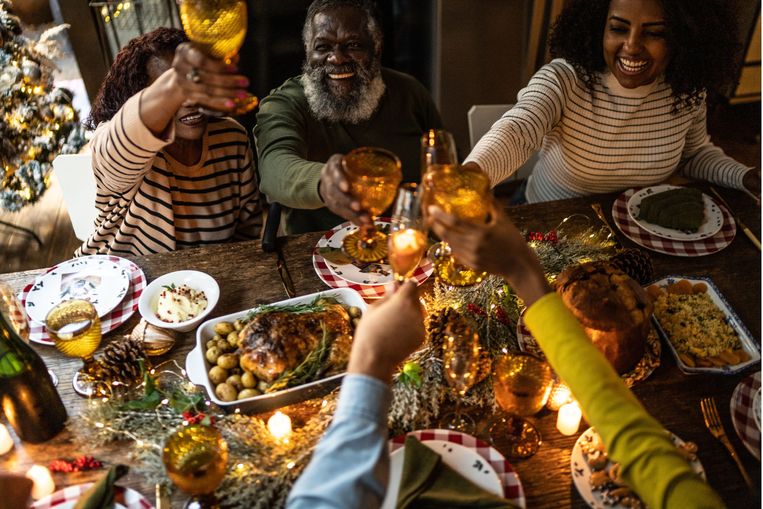 Zo wordt het óók gezellig aan de kerstdis. Beeld Getty Images